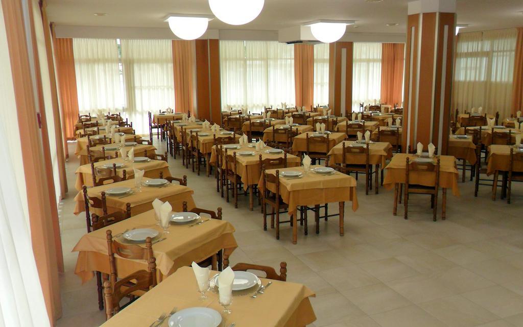 Hotel Michelangelo Bellaria-Igea Marina Exterior foto